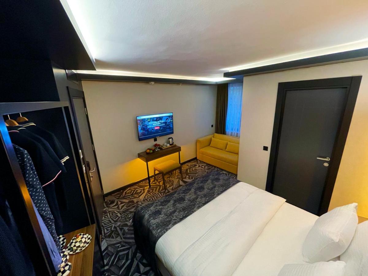 Отель Weingart 4*
